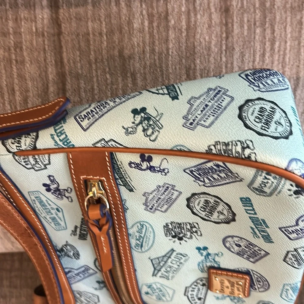 Dooney & Bourke Disney Vacation Club exclusive bag turquoise trimmed in rawhide - Picture 9 of 11